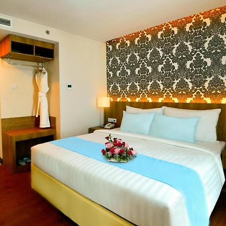 Odua Weston Jambi Hotel Exterior photo