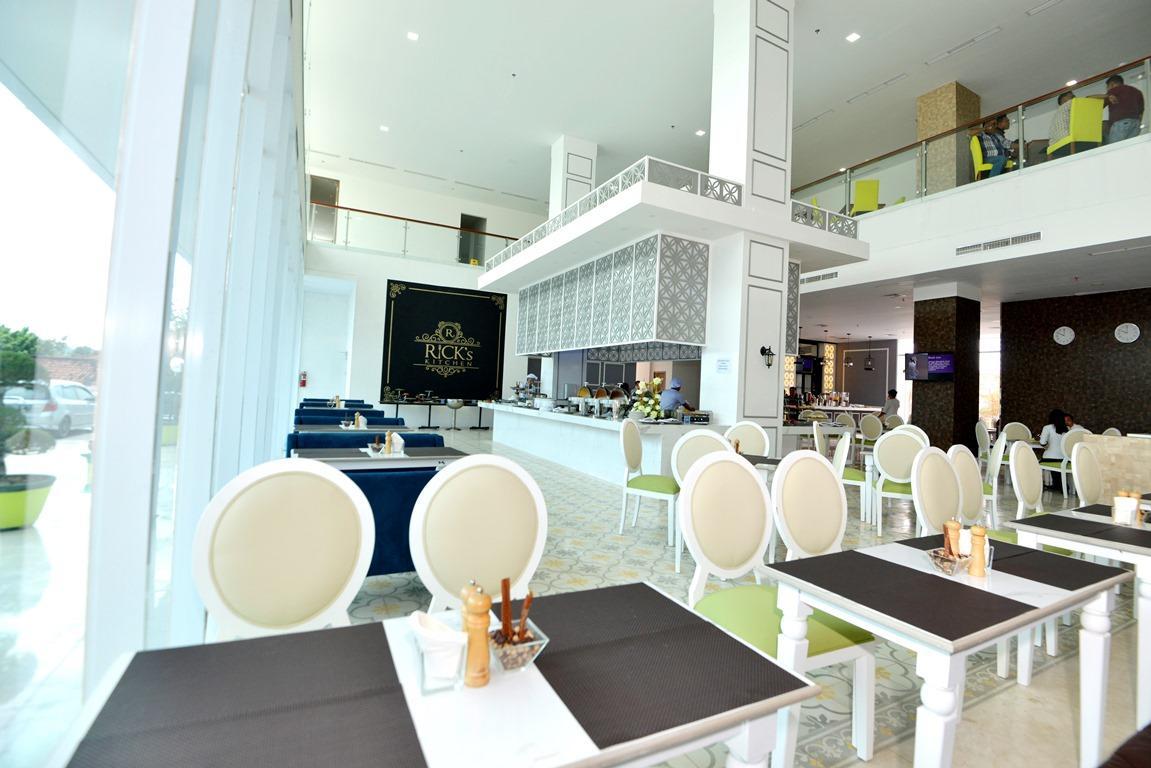 Odua Weston Jambi Hotel Exterior photo