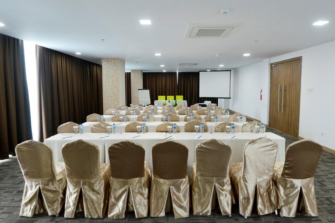 Odua Weston Jambi Hotel Exterior photo