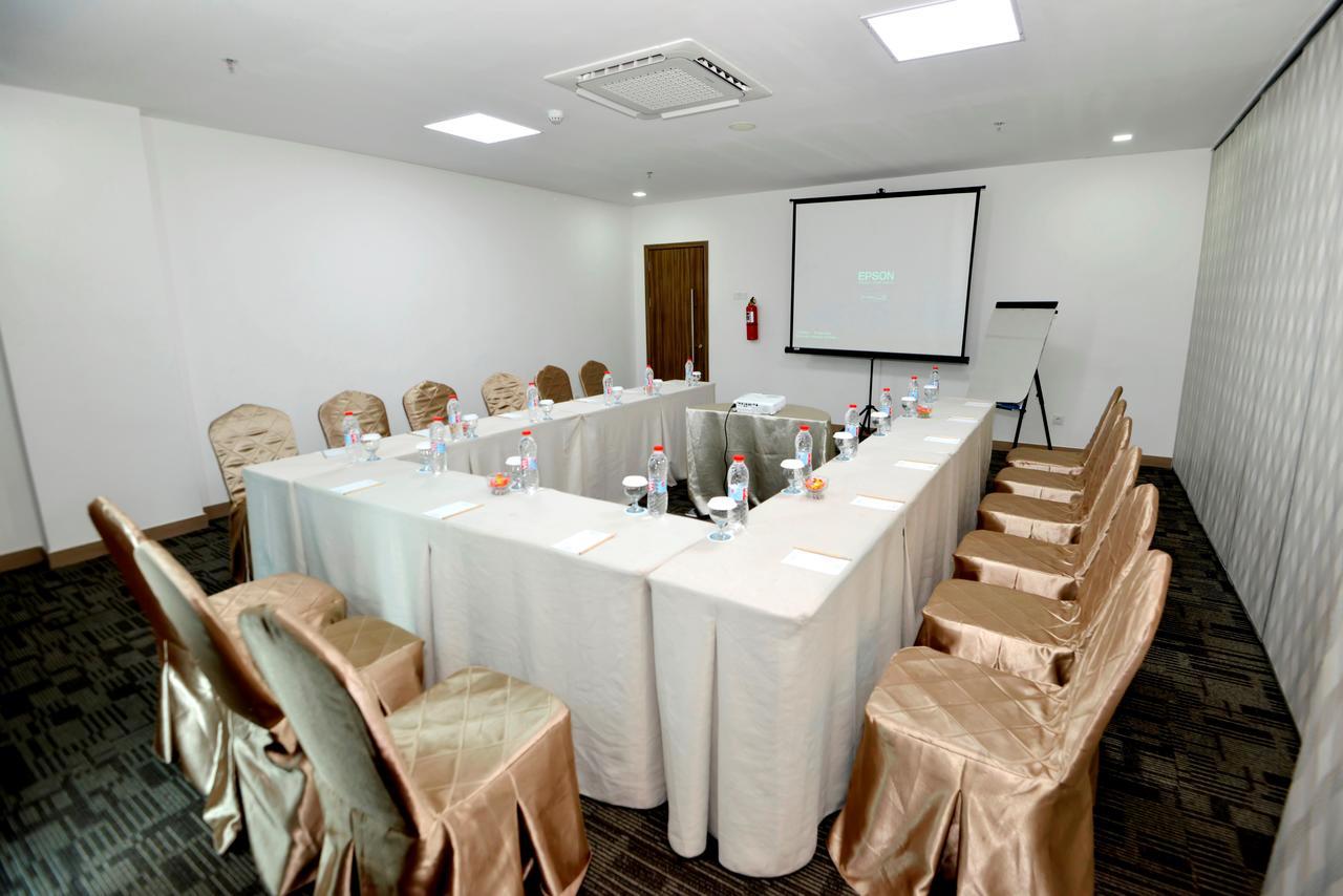 Odua Weston Jambi Hotel Exterior photo
