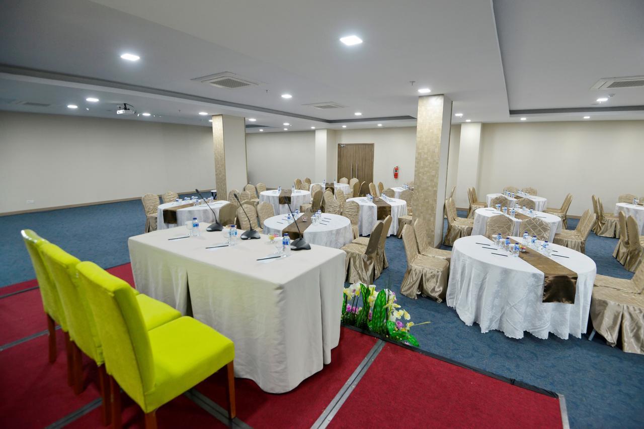 Odua Weston Jambi Hotel Exterior photo