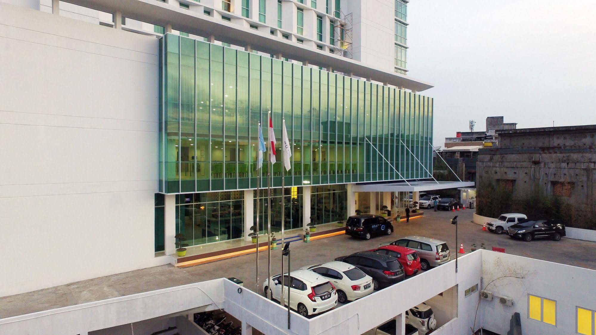Odua Weston Jambi Hotel Exterior photo